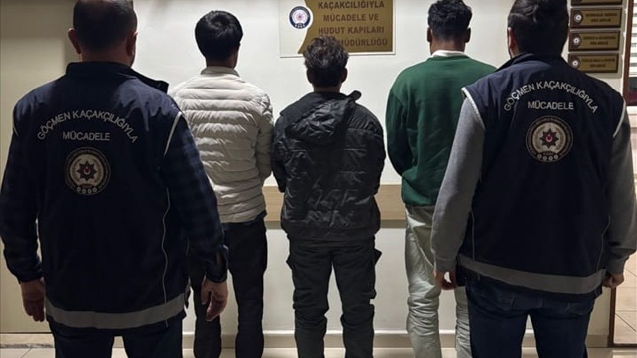 Amasya'da Minibüste 3 Düzensiz Göçmen Yakalandı, 2 Şüpheli Tutuklandı