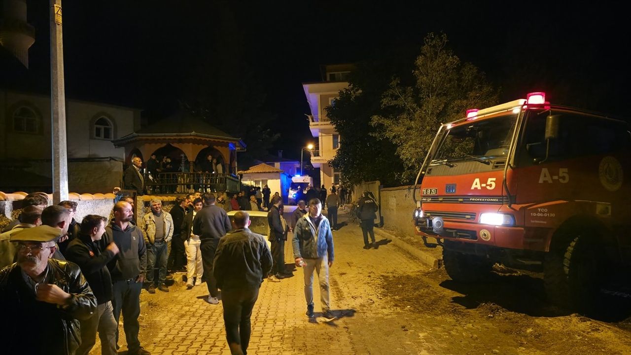 Amasya'da Yangın: Gümüşhacıköy'de 2 Ev Zarar Gördü