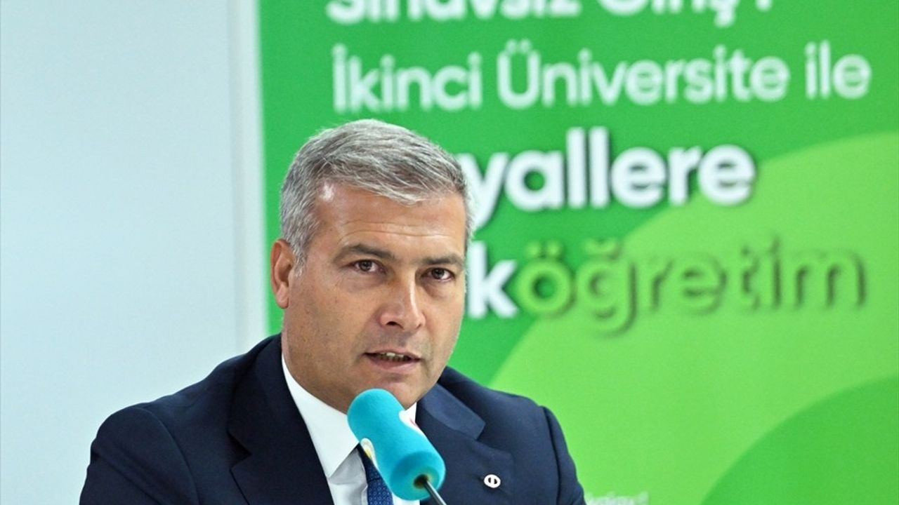 Anadolu Üniversitesi Brüksel'de Türk Dili ve Kültürü Programını Tanıttı