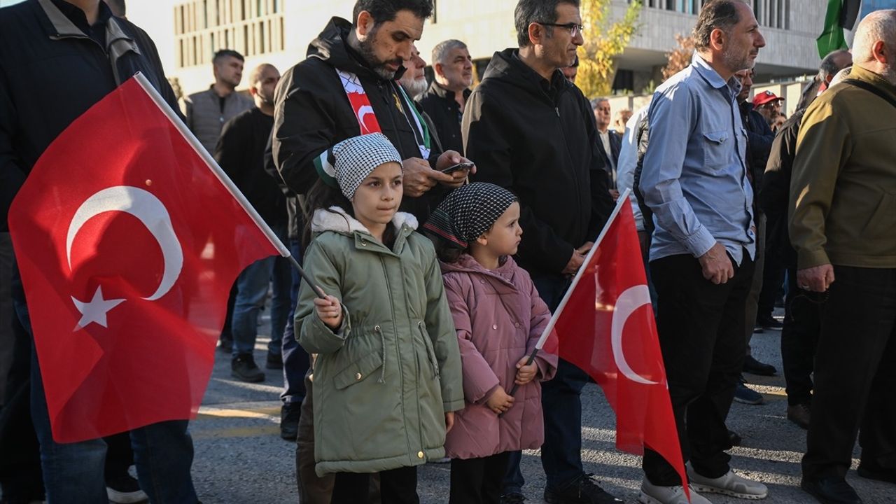 Ankara'da ANFİDAP: ABD Büyükelçiliği Önünde İsrail'in Gazze Saldırısı Protesto Edildi