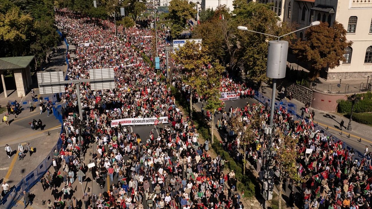Ankara'da 'Gazze Kararlılık Yürüyüşü' Başladı