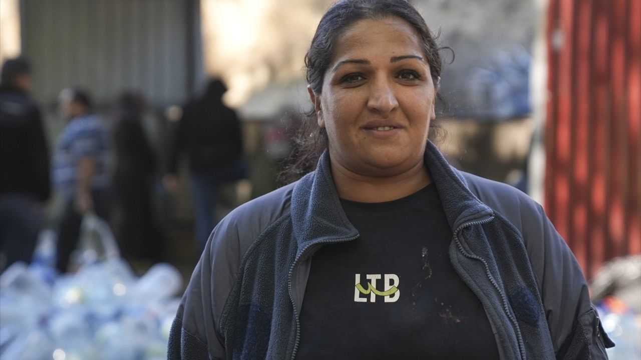 Ankara'da Su Kesintisi: Mamak'ta Vatandaşlar Çeşmelerden Su Dolduruyor