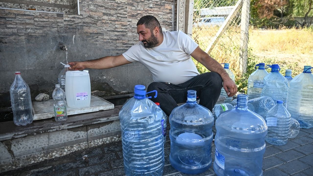 Ankara'da su kesintisi: Yenimahalle sakinleri çeşme kuyruğunda