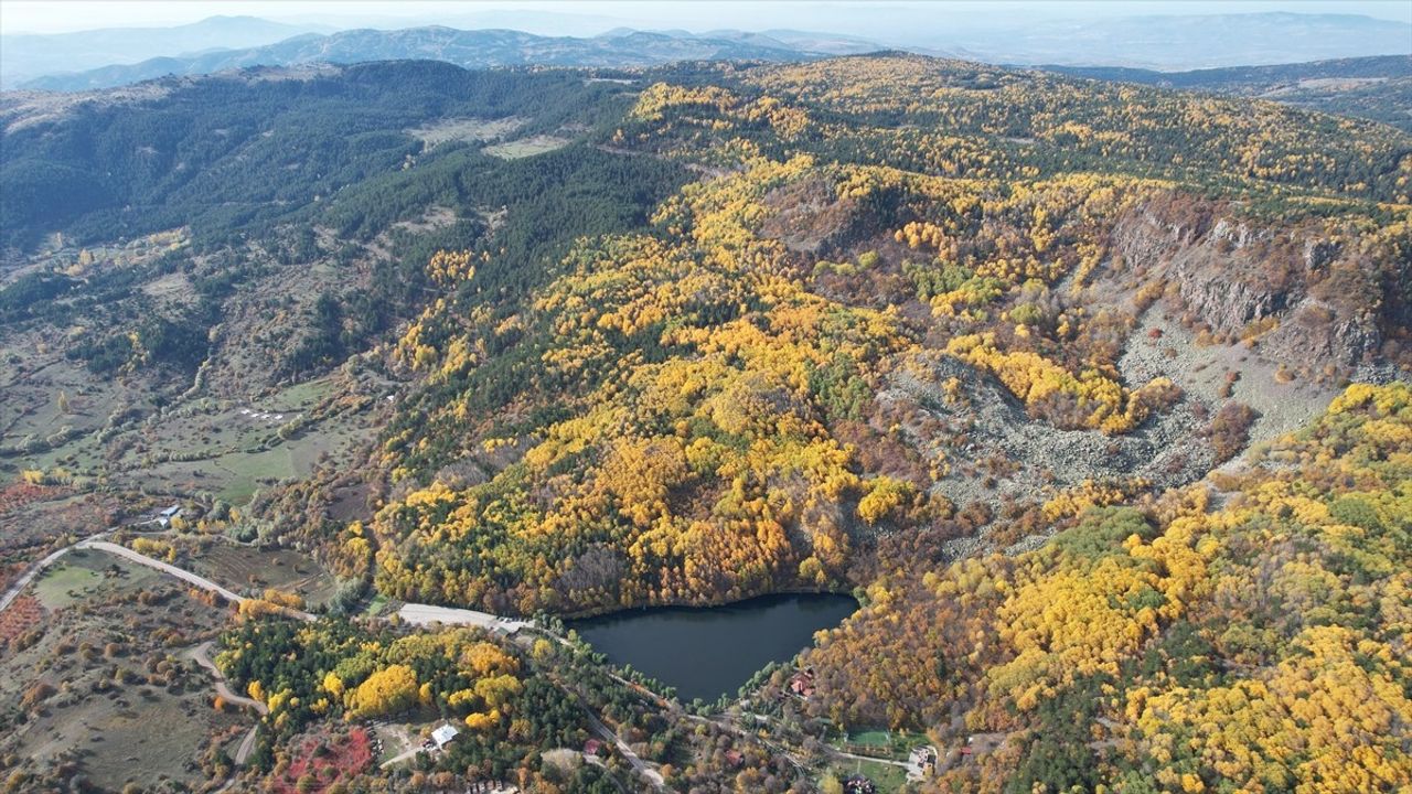 Ankara Karagöl Tabiat Parkı'nda Sonbahar Renkleri Görsel Şölen