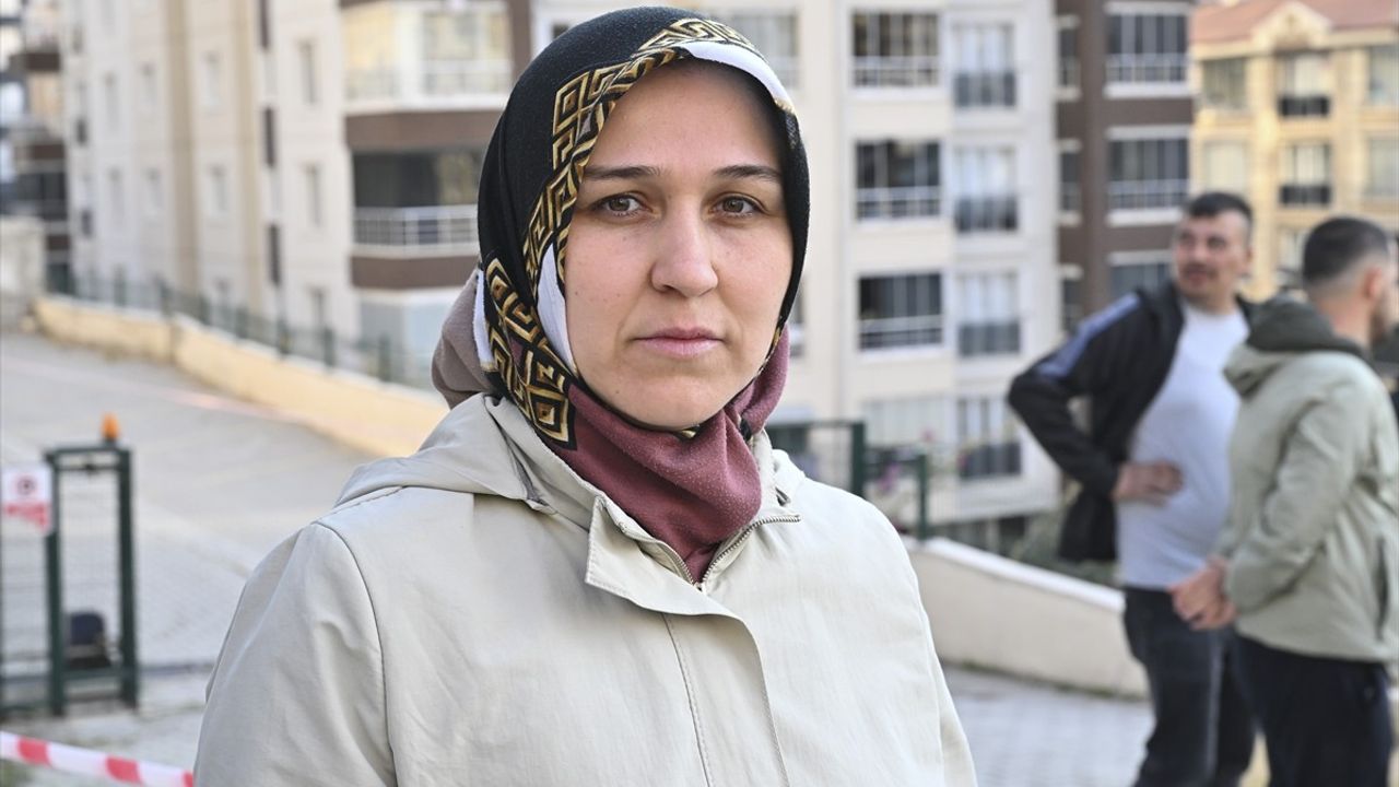 Ankara Mamak'ta İnşaat Kazısı Bitişik 17 Katlı Binada Kayma Oluşturdu