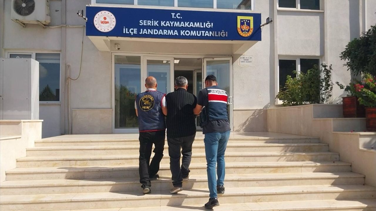 Antalya'da 48 Yıl Hapis Cezalı Firari Hükümlü Serik'te Yakalandı