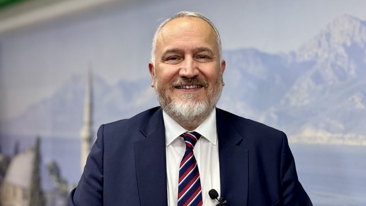 Antalya'da Turist Hareketliliği Kasımda da Yurt Dışı Rezervasyonlarıyla Sürecek