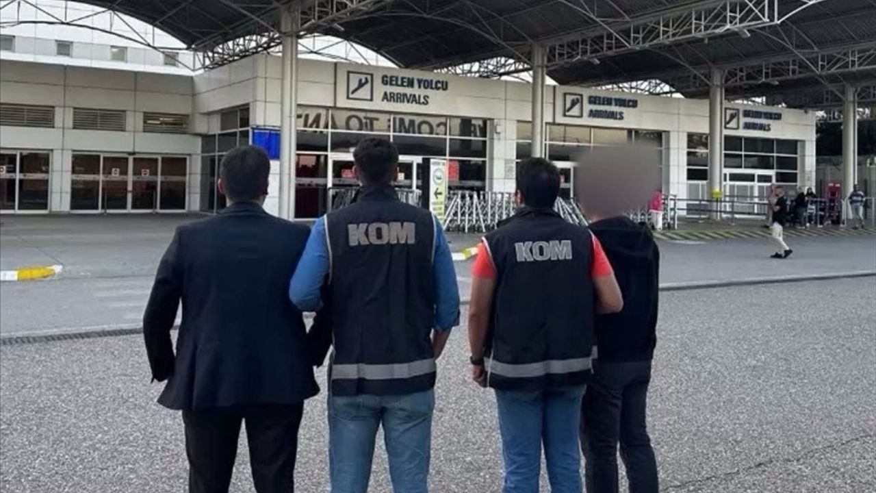 Antalya Havalimanı Gümrük Müdürlüğü'nde 'zimmet' iddiası: 5 memur tutuklandı