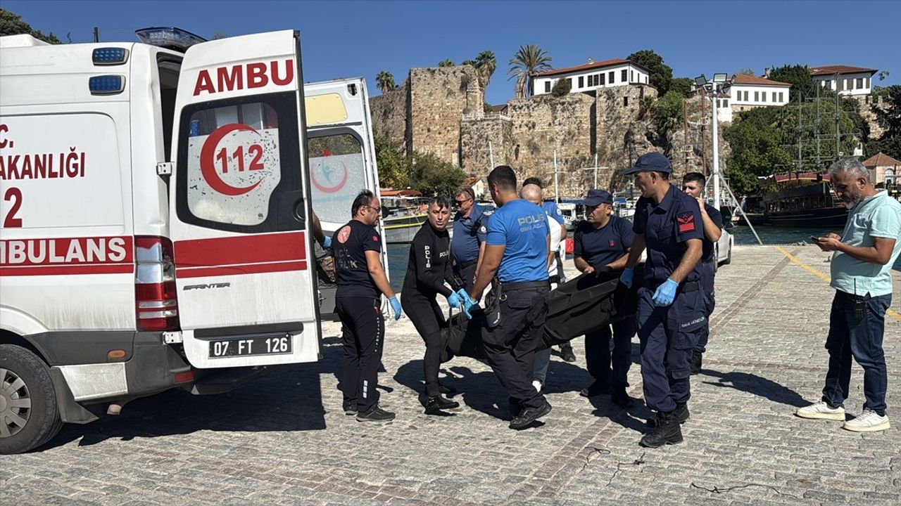 Antalya Muratpaşa'da falezlerden düşen kadın hayatını kaybetti