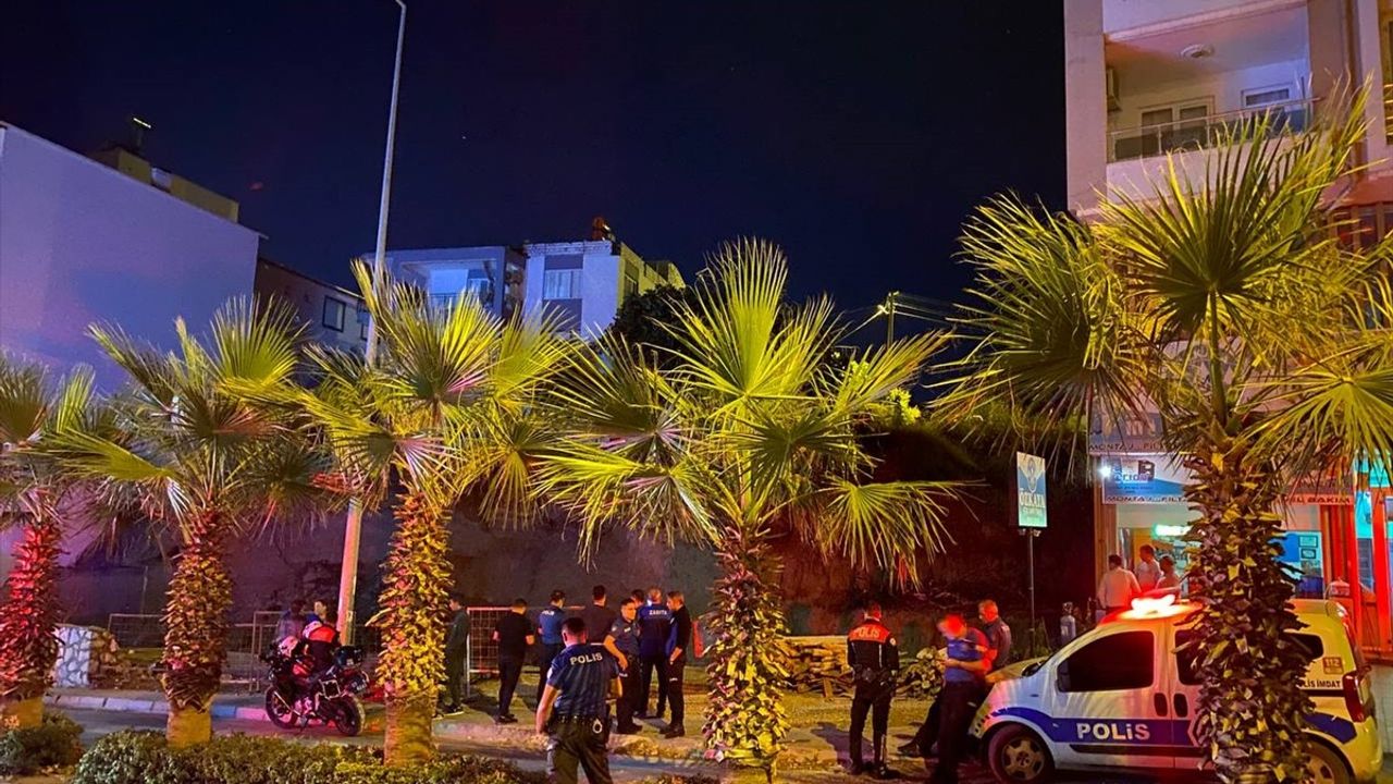 Antalya Serik'te İnşaat Kazısı Göçüğü: 2 Katlı Ev Tahliye Edildi