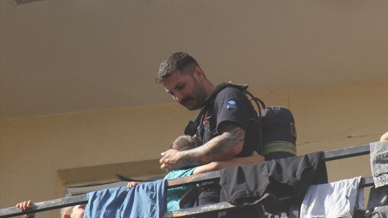 Antalya Serik'te Yangın - Suriye Uyruklu 5 Çocuk İtfaiye Tarafından Kurtarıldı