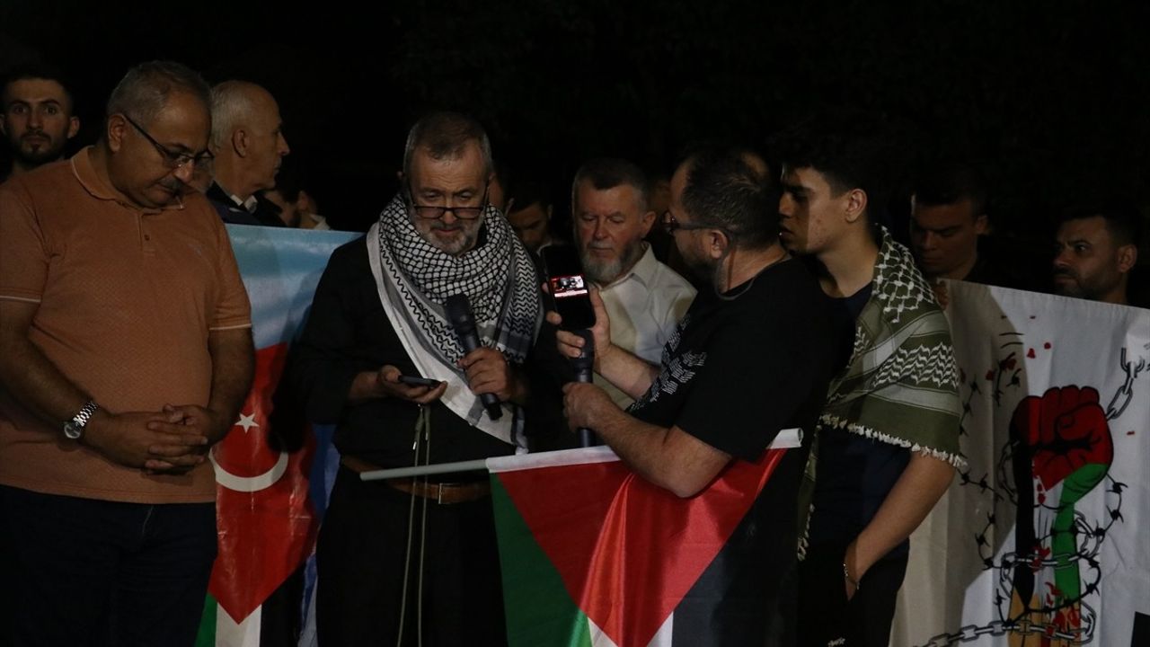 Antalya ve Burdur'da İsrail'in Küresel Sumud Filosu'na Saldırısı Protesto Edildi