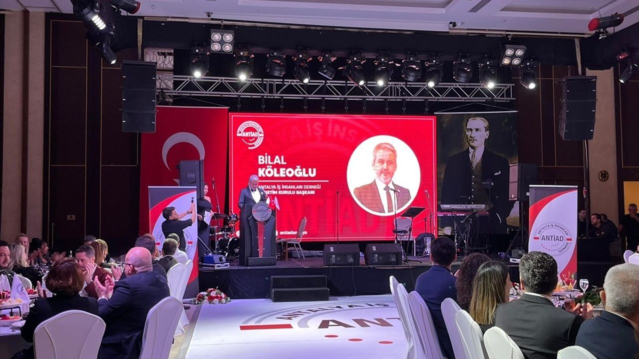 ANTİAD Üyeleri 29 Ekim Cumhuriyet Balosu'nda Buluştu