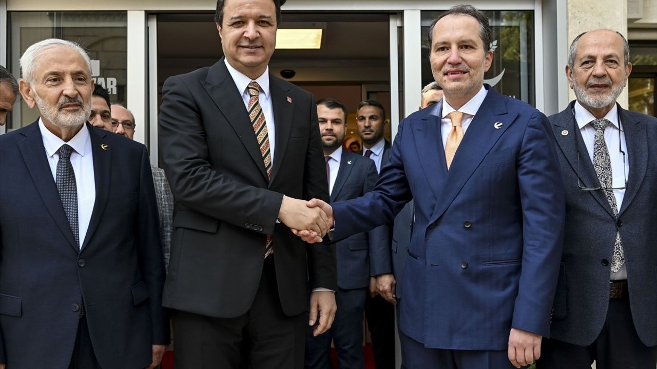 Arıkan'dan Erbakan'a Ziyaret: İttifak ve 2027 Seçimleri Masaya Yatırıldı