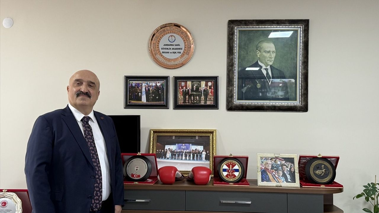 Artvin Valisi'nden Doğu Karadeniz'de İnsansız Deniz Aracı Uyarısı