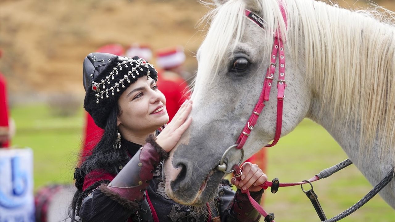 Atlı Okçuluk Güz Toyu İstanbul'da Başladı: 47 Sporcu 5 Kategoride