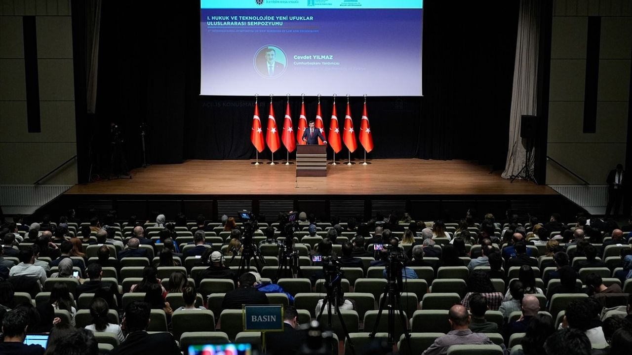 AYBÜ'de I. Hukuk ve Teknolojide Yeni Ufuklar Sempozyumu: Sosyal Medyada Yapay Zeka
