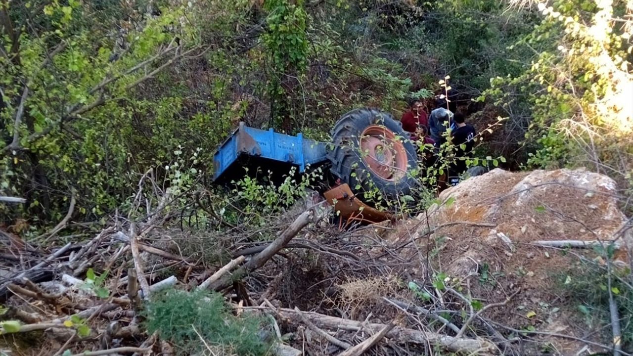 Aydın Bozdoğan'da Traktör Kazası: 69 Yaşındaki Sürücü Hayatını Kaybetti