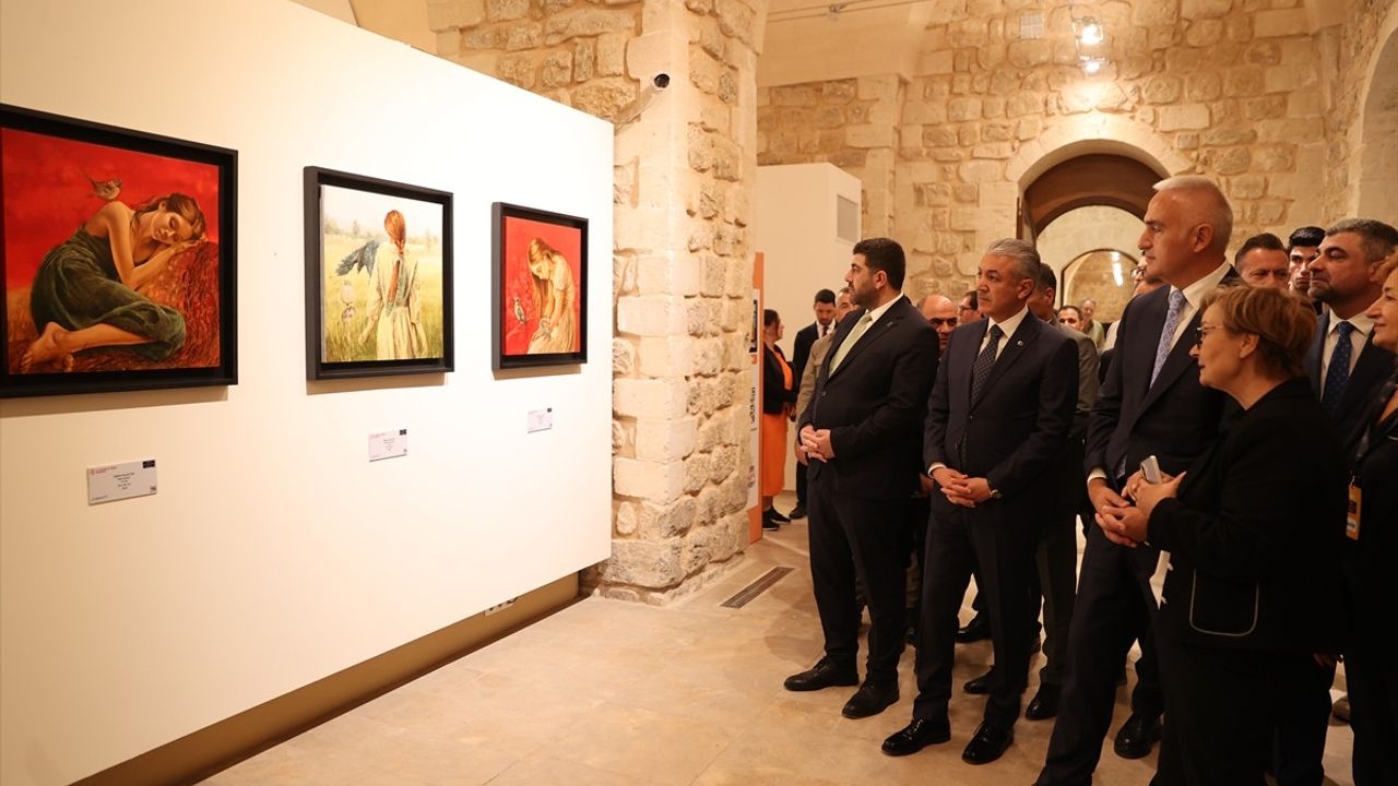 Bakan Ersoy Mardin'de: Kültür Yolu Festivali Sergilerini İnceledi