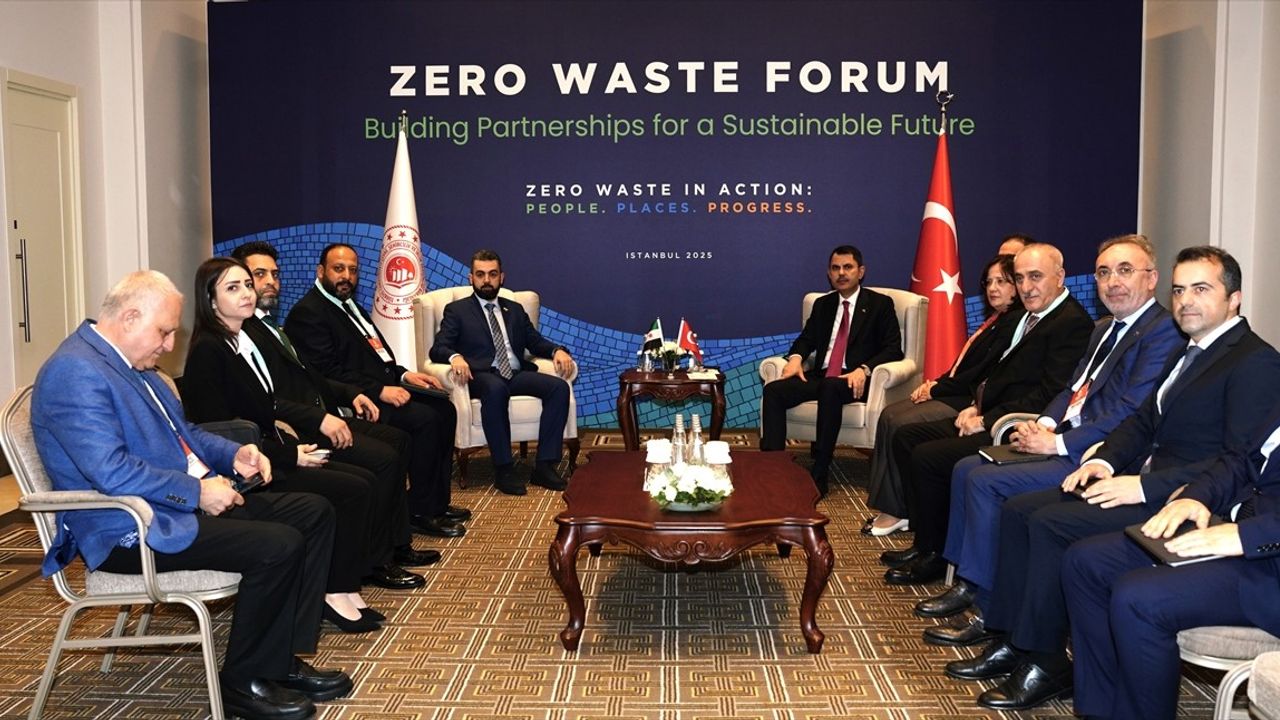 Bakan Murat Kurum Sıfır Atık Forumu'nda 8 ülke ile ikili görüşmeler gerçekleştirdi