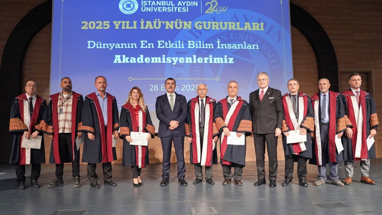 Bakan Tekin: Eğitimin Dili Barış Olmalı — İstanbul Aydın Üniversitesi 2025-2026 Açılışı