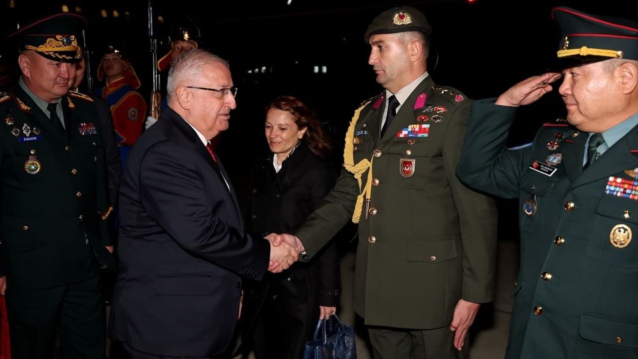 Bakan Yaşar Güler Ulan Batur'da Resmi Törenle Karşılandı