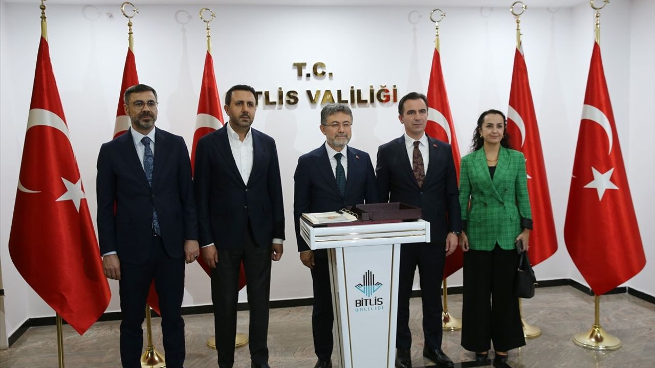 Bakan Yumaklı Bitlis'te Kuru Fasulye Hasadına Katıldı — TMO'dan Piyasa Regülasyonu Mesajı