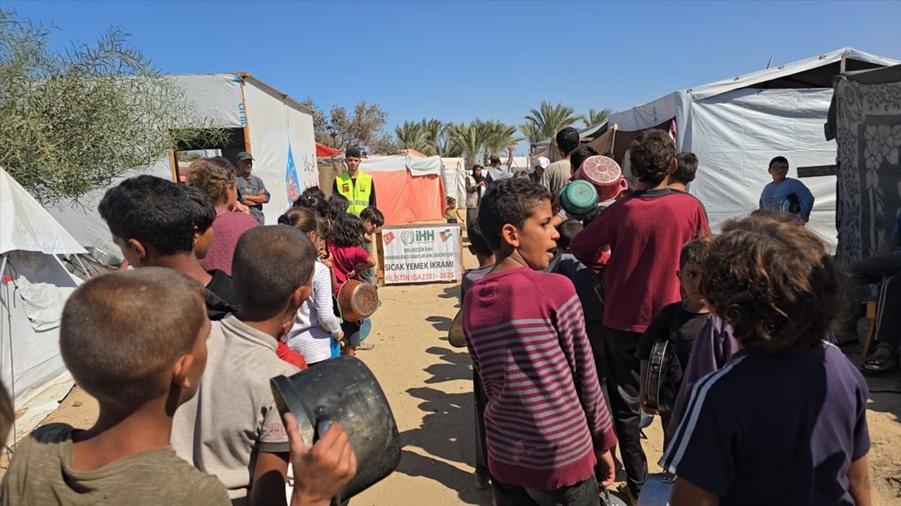 Balıkesir'de Lise Kermesi Gelirleri Gazze'ye Ulaştırıldı