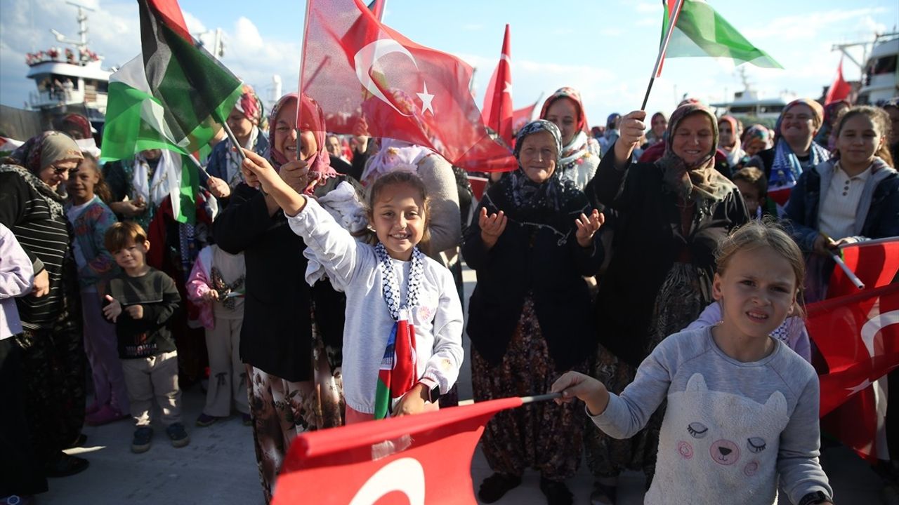 Balıkesir'den Destek: Denizciler Filistin ve Küresel Sumud Filosu İçin Marmara'ya Açıldı