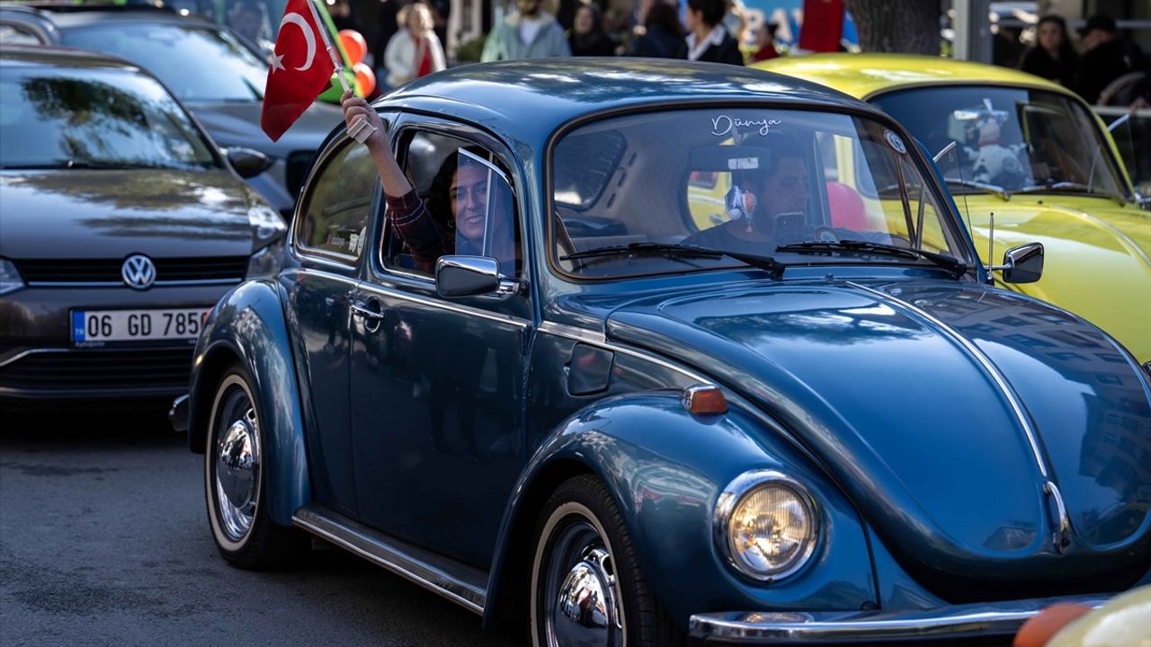 Başkent'te 29 Ekim Coşkusu: Çankaya Belediyesi Gençlik Bandosu'ndan Cumhuriyet Korteji