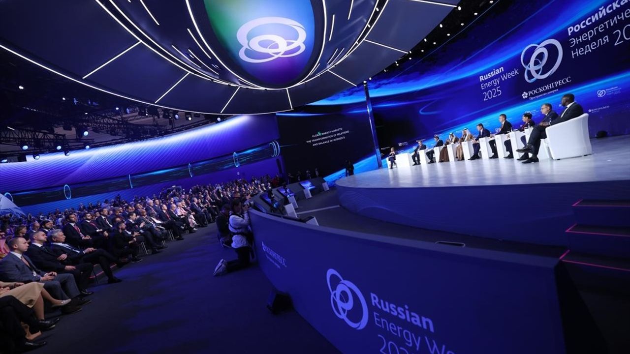 Bayraktar: "Türk yolu" ile Türkiye'nin enerji dönüşümü