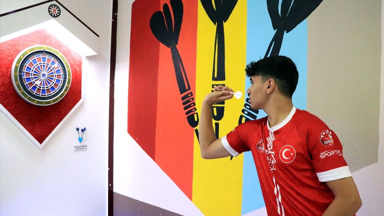 Bedirhan Nas ve Mahmut Demir, Slovakya'da Dünya Elektronik Dart Şampiyonası'na Hazırlanıyor