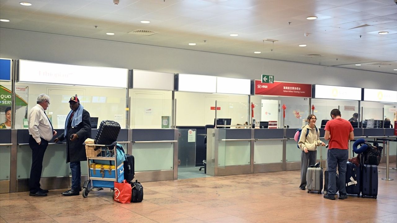 Belçika'da Genel Grev: Uçuşlar İptal, Toplu Taşımada Çöküş