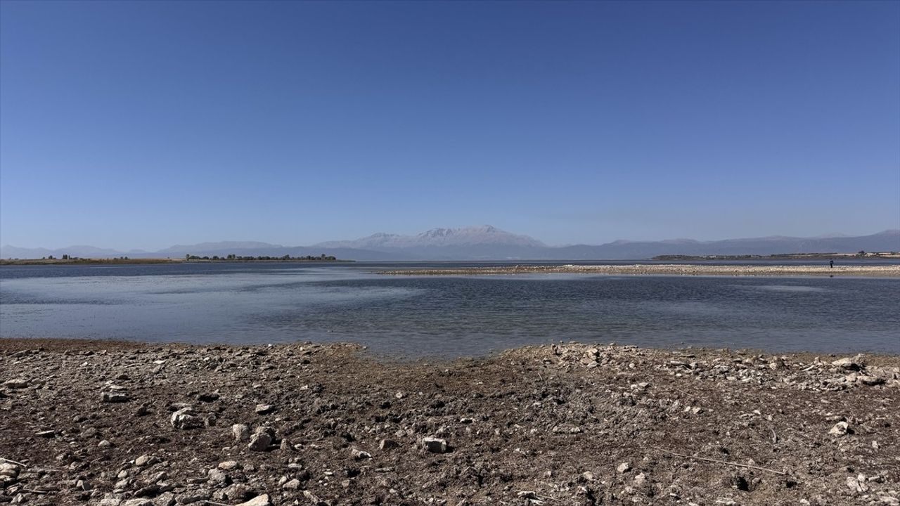 Beyşehir Gölü'nde Kuraklık: Kıstıfan Adası Karayla Bütünleşti, Ada Sayısı Artıyor