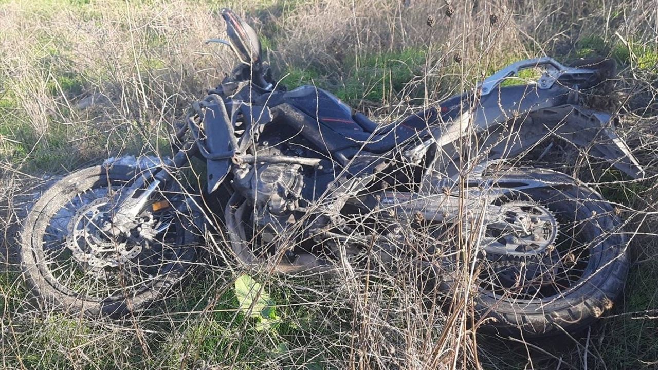 Bilecik (Osmaneli) Motosiklet Kazası: Alper Zorlu (22) Hayatını Kaybetti