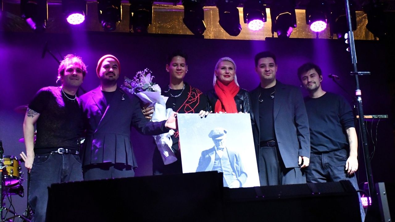 Bilecik'te Cumhuriyet'in 102. Yılı Fener Alayı