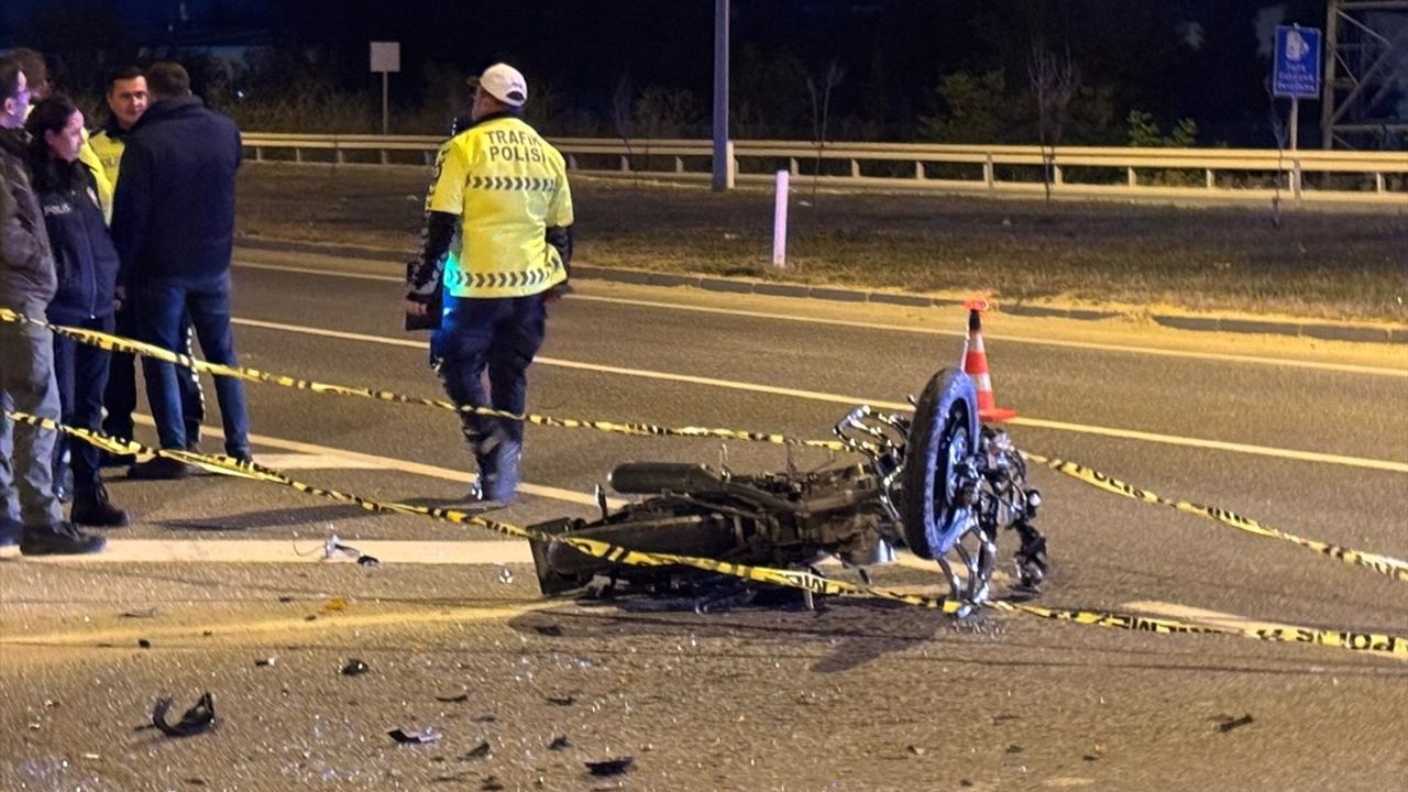 Bilecik'te Midibüsle Motosiklet Çarpıştı: 1 Ölü