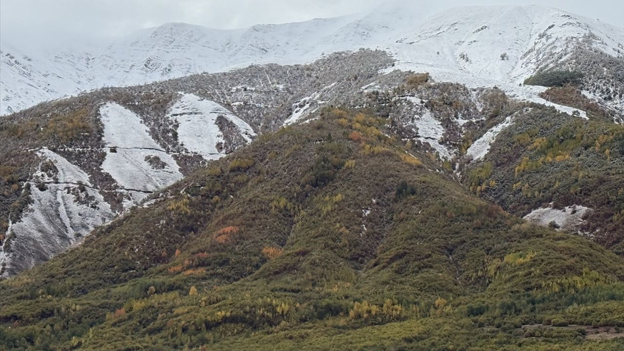 Bingöl'ün Karlıova ve Yedisu'sine Mevsimin İlk Karı