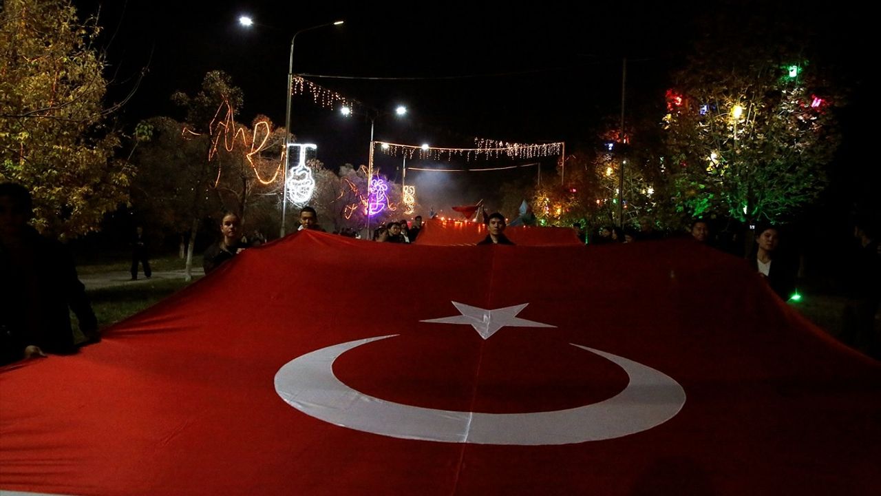 Bişkek'te Üniversitelerde 29 Ekim Cumhuriyet Bayramı Coşkuyla Kutlandı