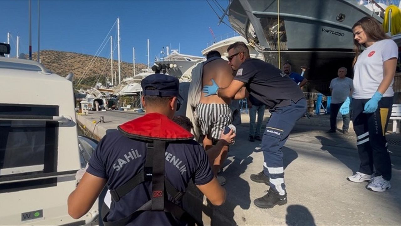 Bodrum'da Gezi Teknesinde Yaralanan Kişi Sahil Güvenlik Tarafından Tıbbi Tahliye Edildi