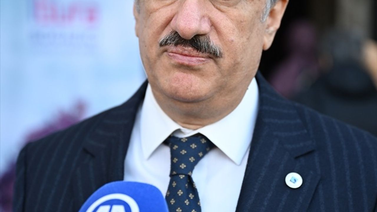 Boğaziçi Rektörü Prof. Dr. Naci İnci'den Mezunlara Üniversite Bağlarını Güçlendirme Çağrısı