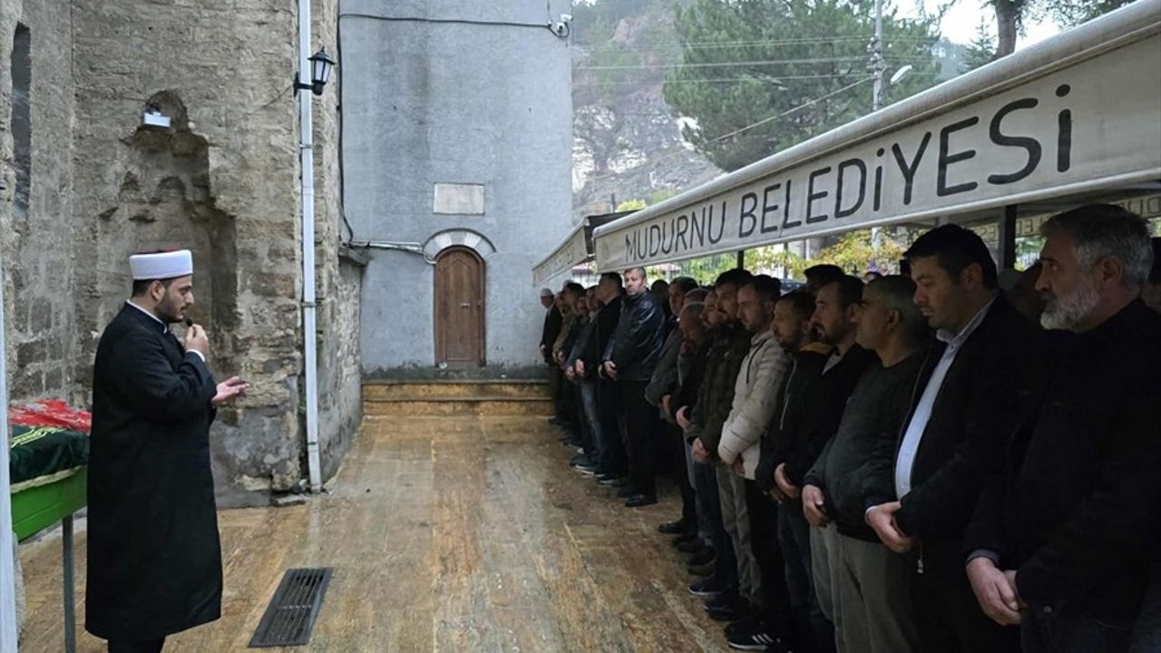 Bolu'da Eşi Tarafından Vurulan Hilal B. Toprağa Verildi — Zanlı Koca Tutuklandı