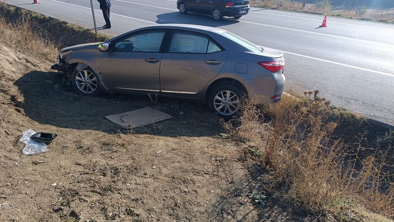 Bolu'da Yazılar Köyü'nde otomobil yamaca çarptı: 1 ölü, 1 yaralı