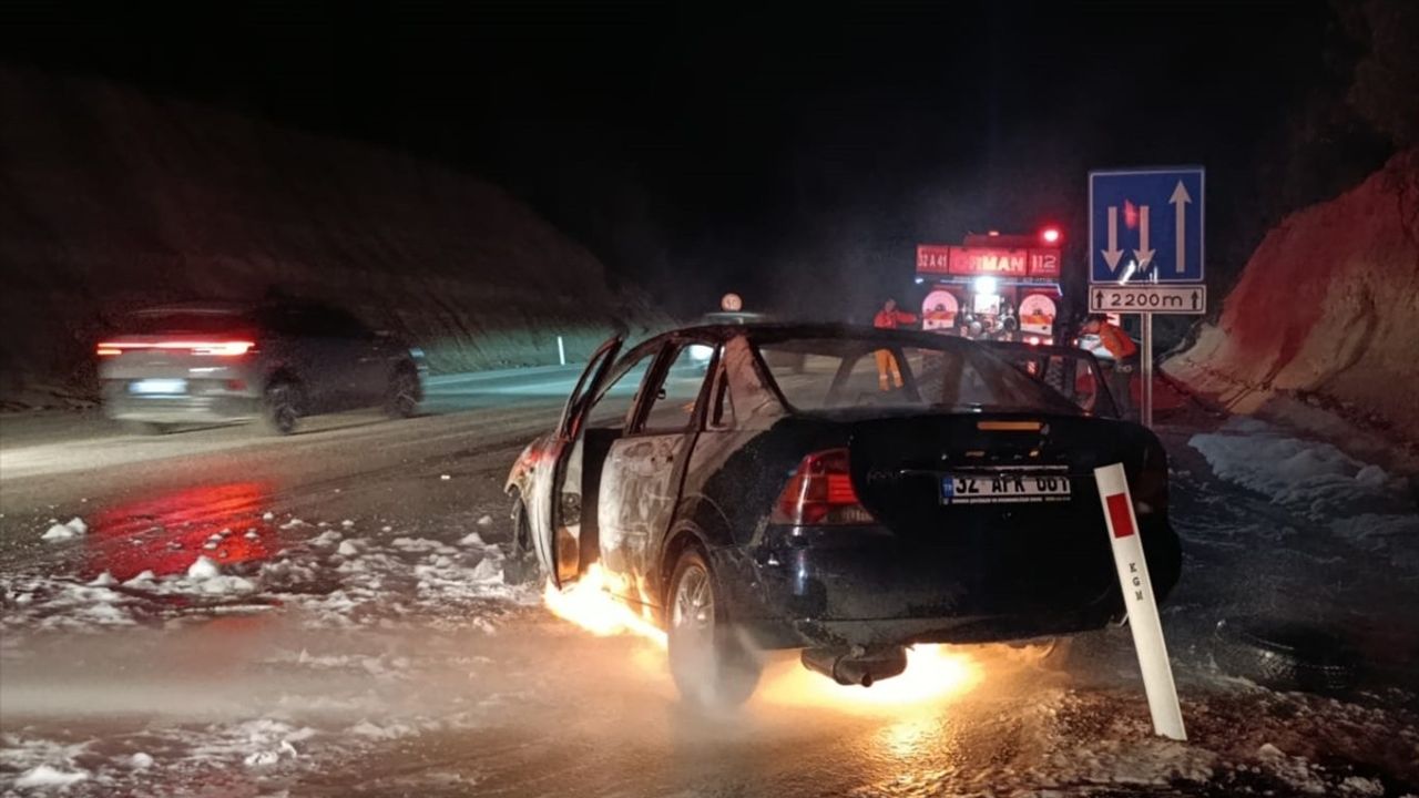 Bucak'ta Otomobil Yangını: 32 AFK 061 Kullanılamaz Hale Geldi