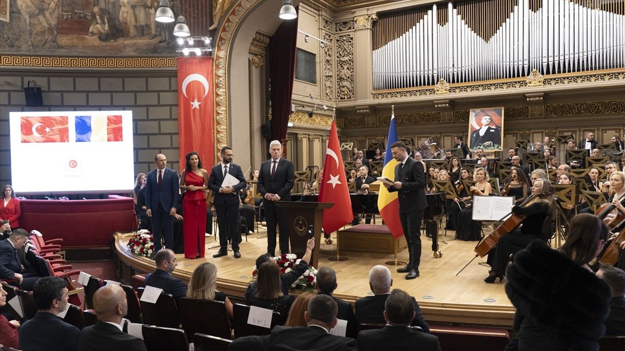 Bükreş'te Resepsiyonla Türkiye Cumhuriyeti'nin 102. Yılı Kutlandı