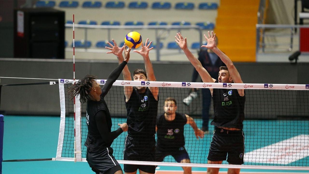 Bursa Büyükşehir Belediyespor, Kupa ve Ligde Başarı Hedefliyor