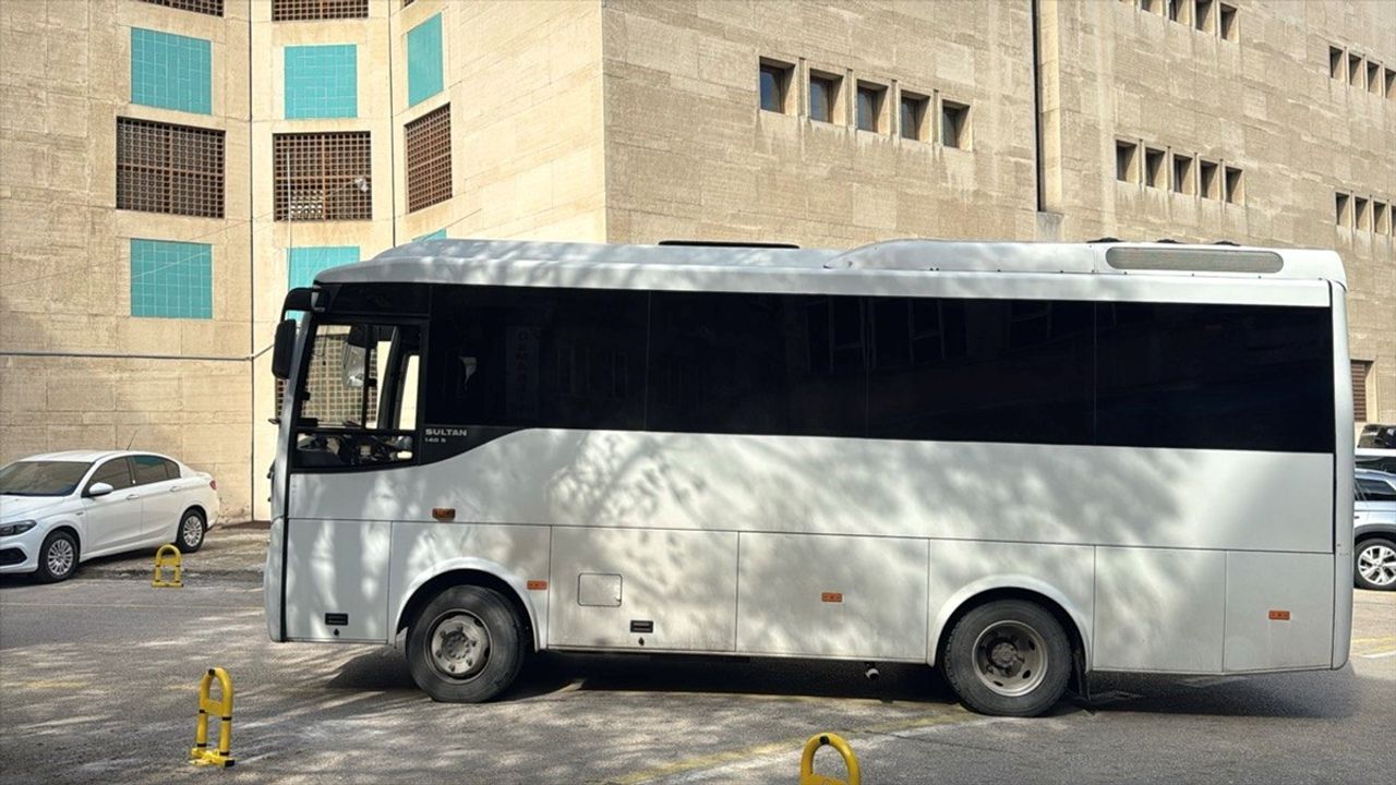 Bursa'da Rüşvet Soruşturması: Eski Nilüfer Belediye Başkanı Turgay Erdem ve 15 Şüpheli Tutuklandı