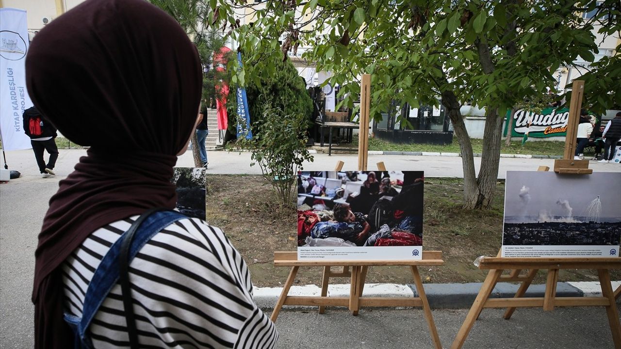 Bursa Uludağ Üniversitesi'nde AA'nın "Kanıt" Fotoğraf Sergisi Açıldı