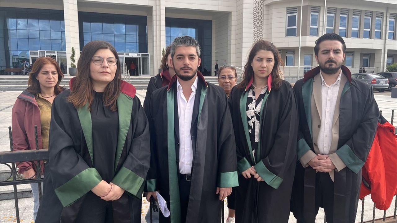 Çanakkale'de Boşanma Aşamasındaki Eşini Öldüren Uğur Zan'ın Yargılanması Başladı