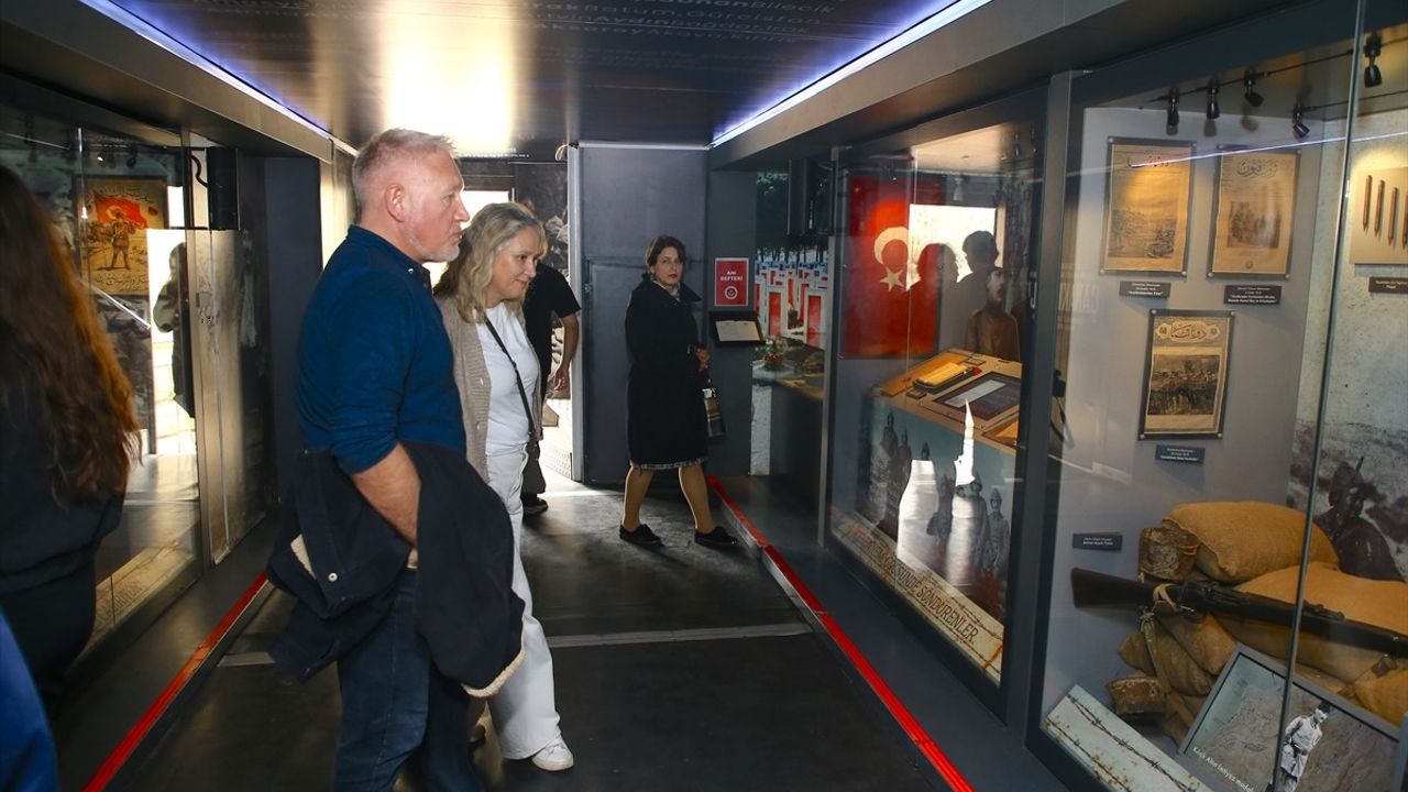 Çanakkale Savaşları Mobil Müzesi Bakü'de Açıldı